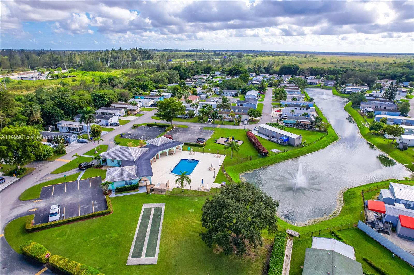 GATEWAY ESTATES PARK COND - Residential