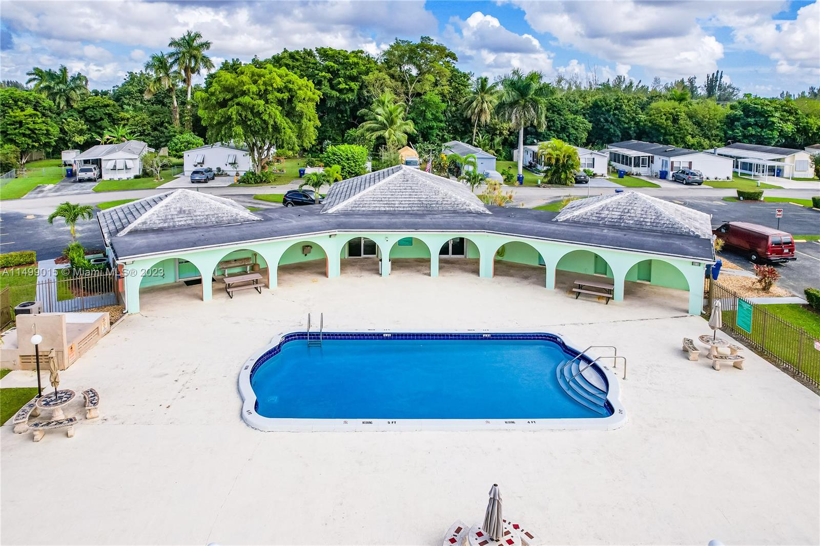 GATEWAY ESTATES PARK COND - Residential