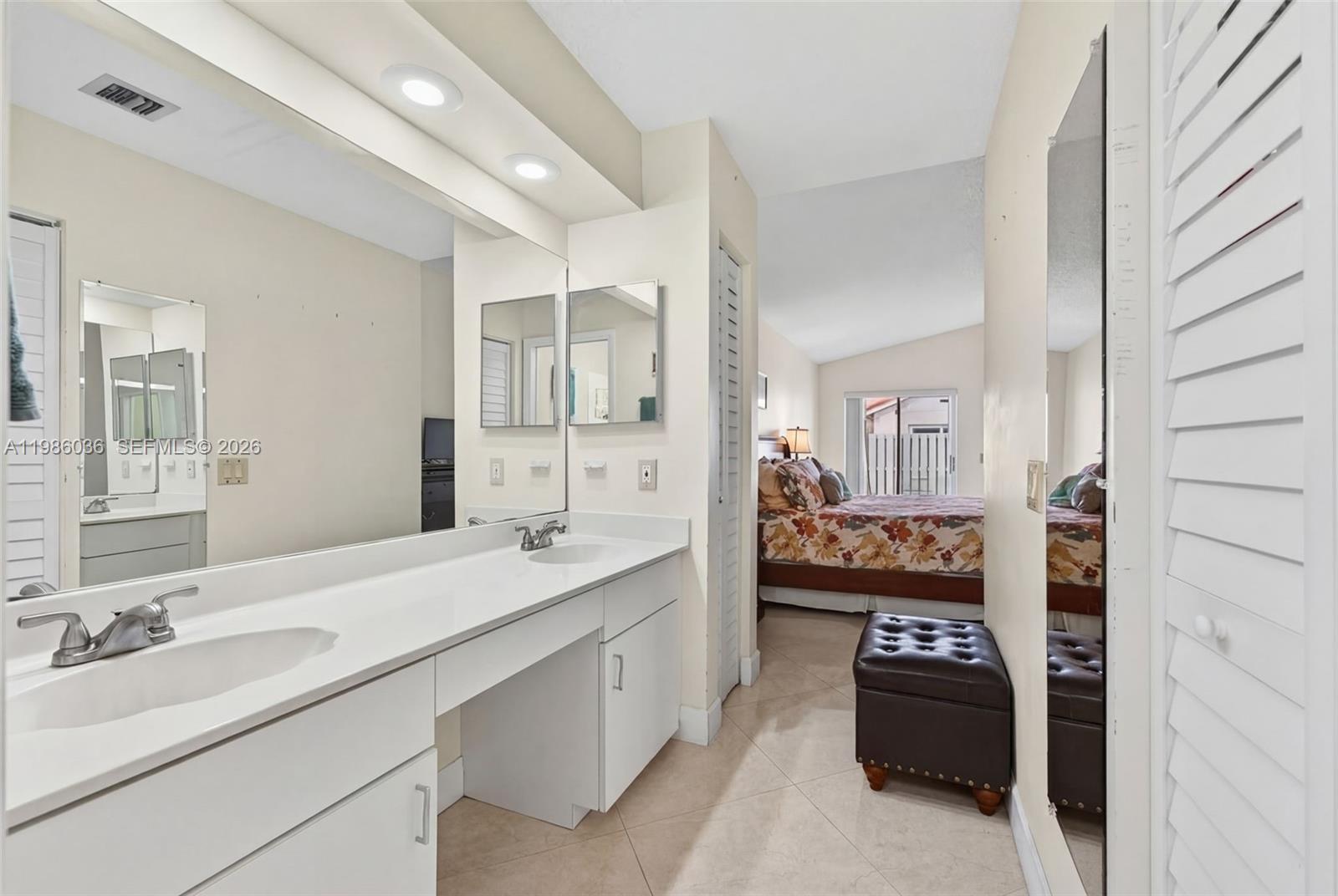 COUNTRY ISLES GARDEN HOME - Residential