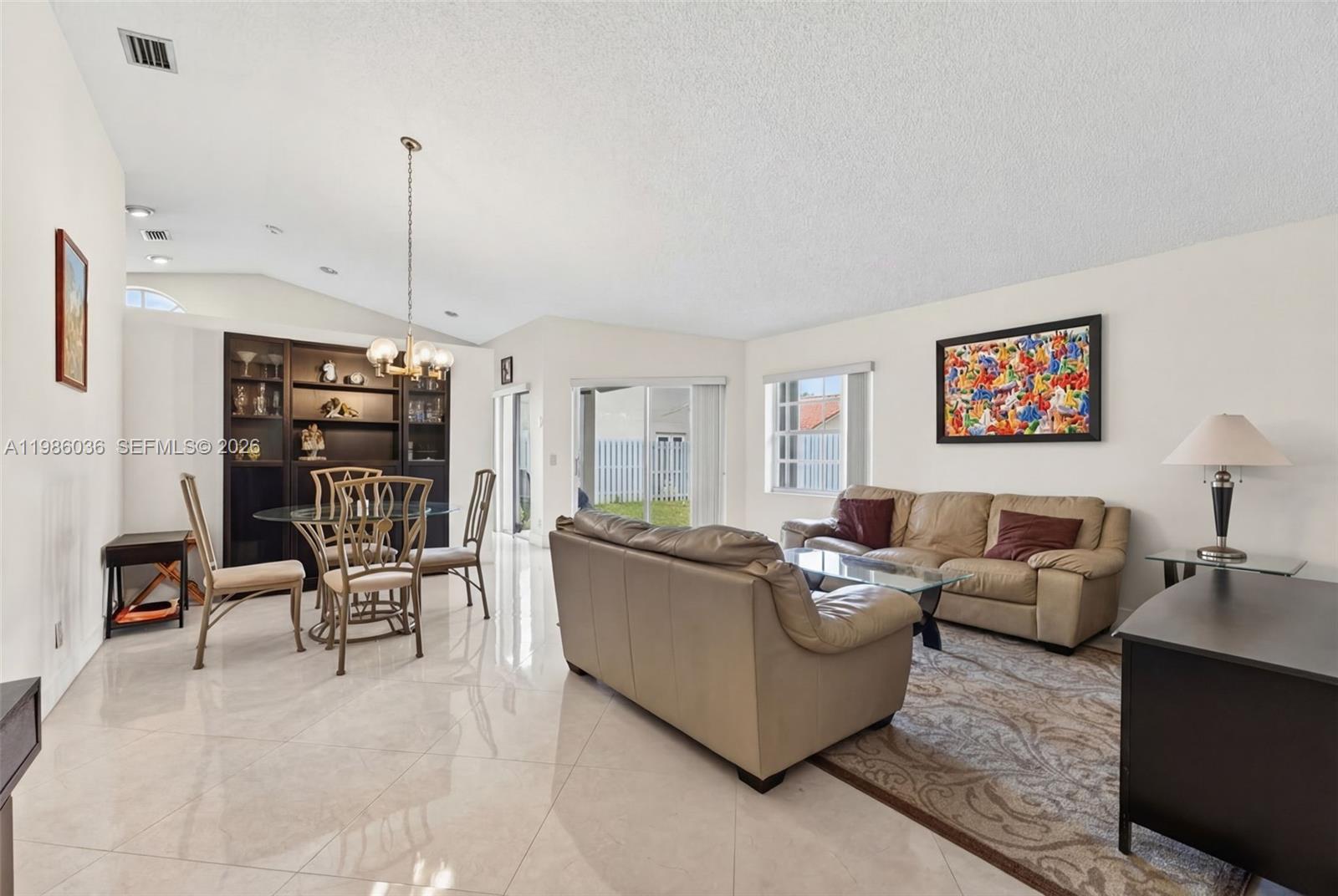 COUNTRY ISLES GARDEN HOME - Residential