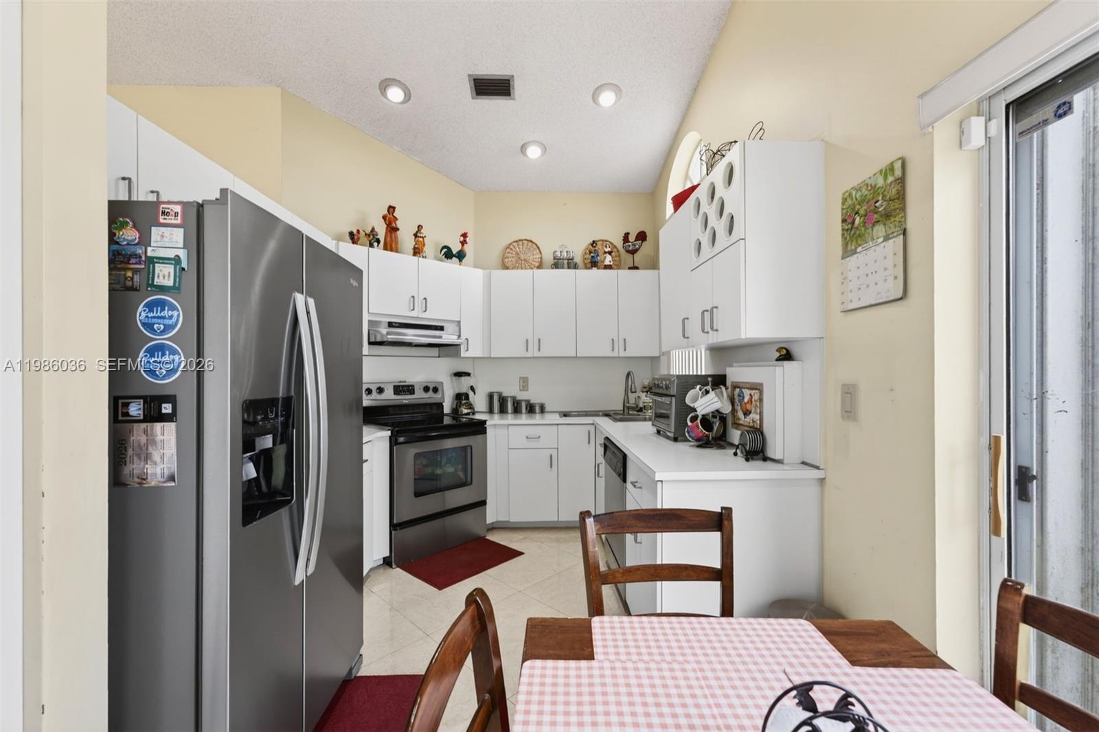 COUNTRY ISLES GARDEN HOME - Residential