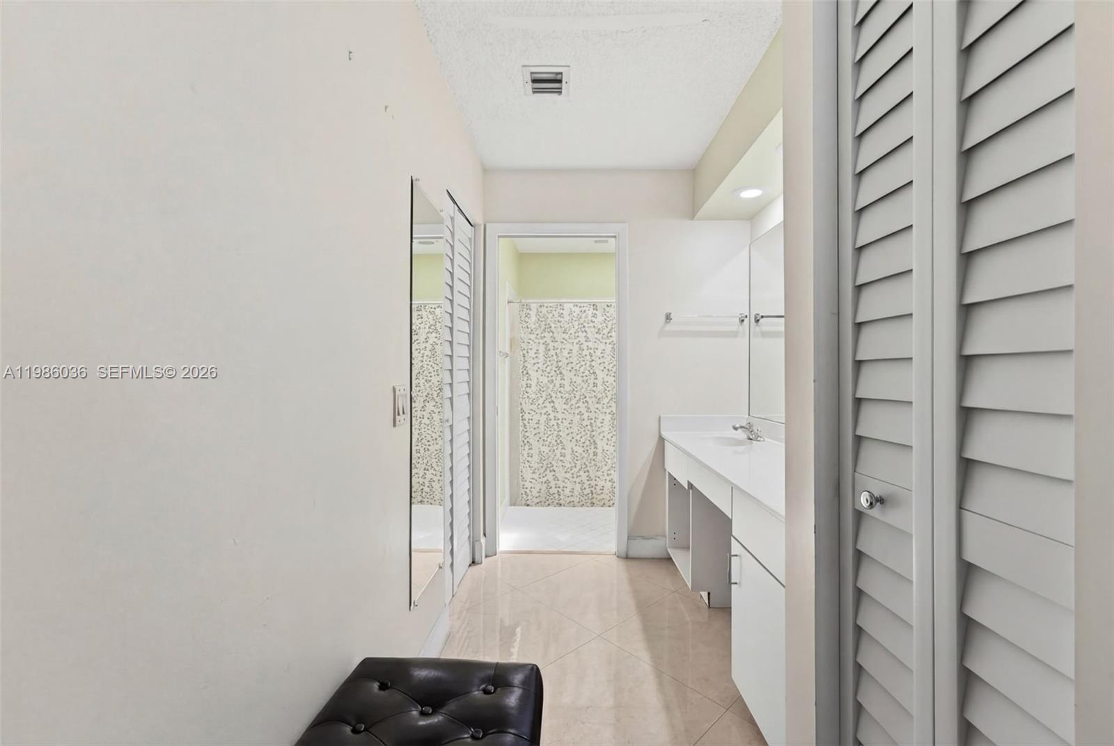 COUNTRY ISLES GARDEN HOME - Residential