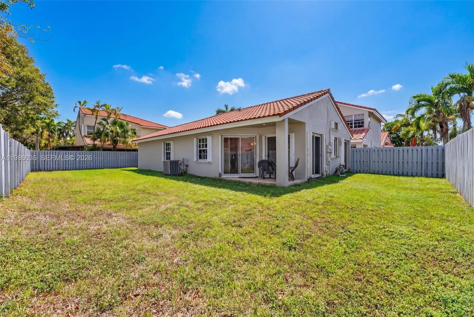 COUNTRY ISLES GARDEN HOME - Residential