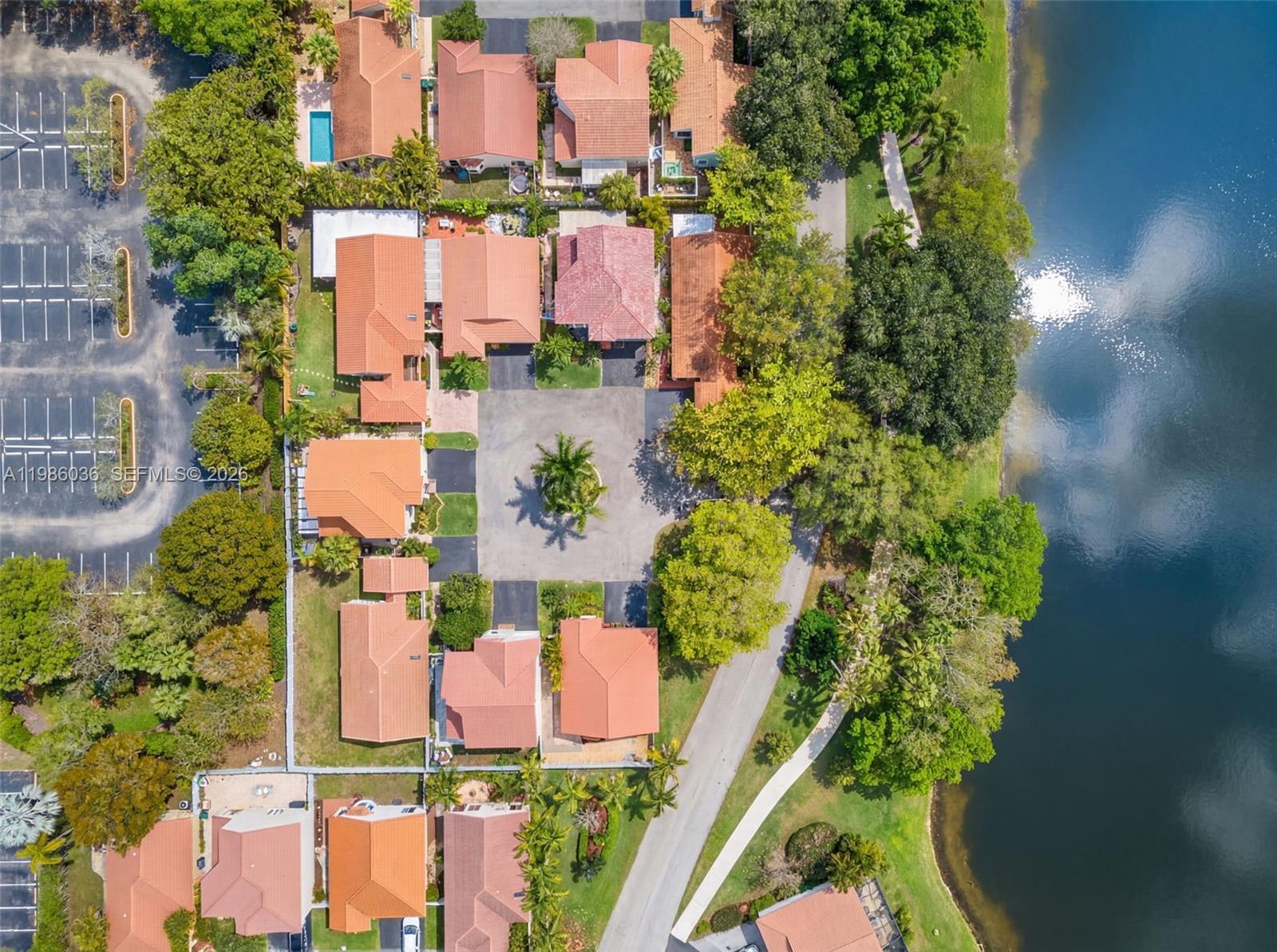 COUNTRY ISLES GARDEN HOME - Residential