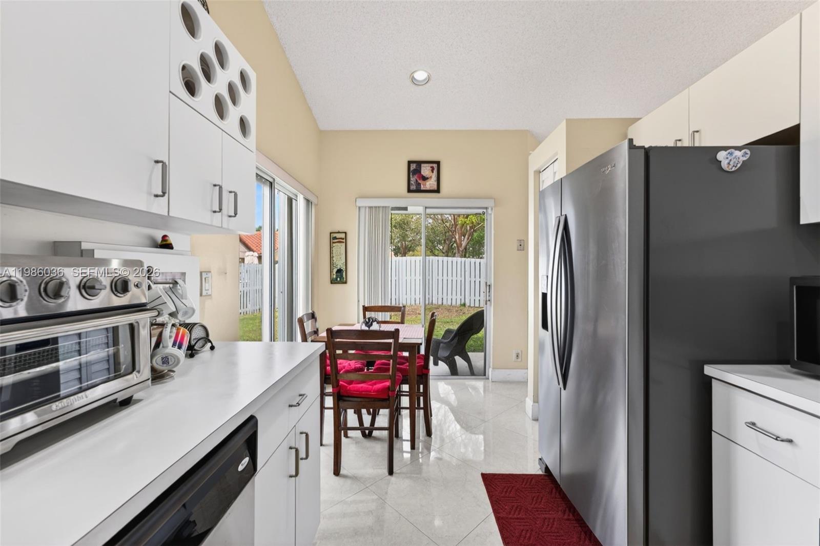 COUNTRY ISLES GARDEN HOME - Residential