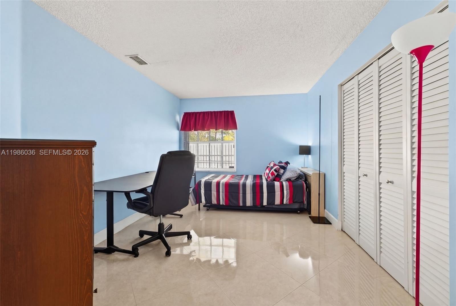 COUNTRY ISLES GARDEN HOME - Residential