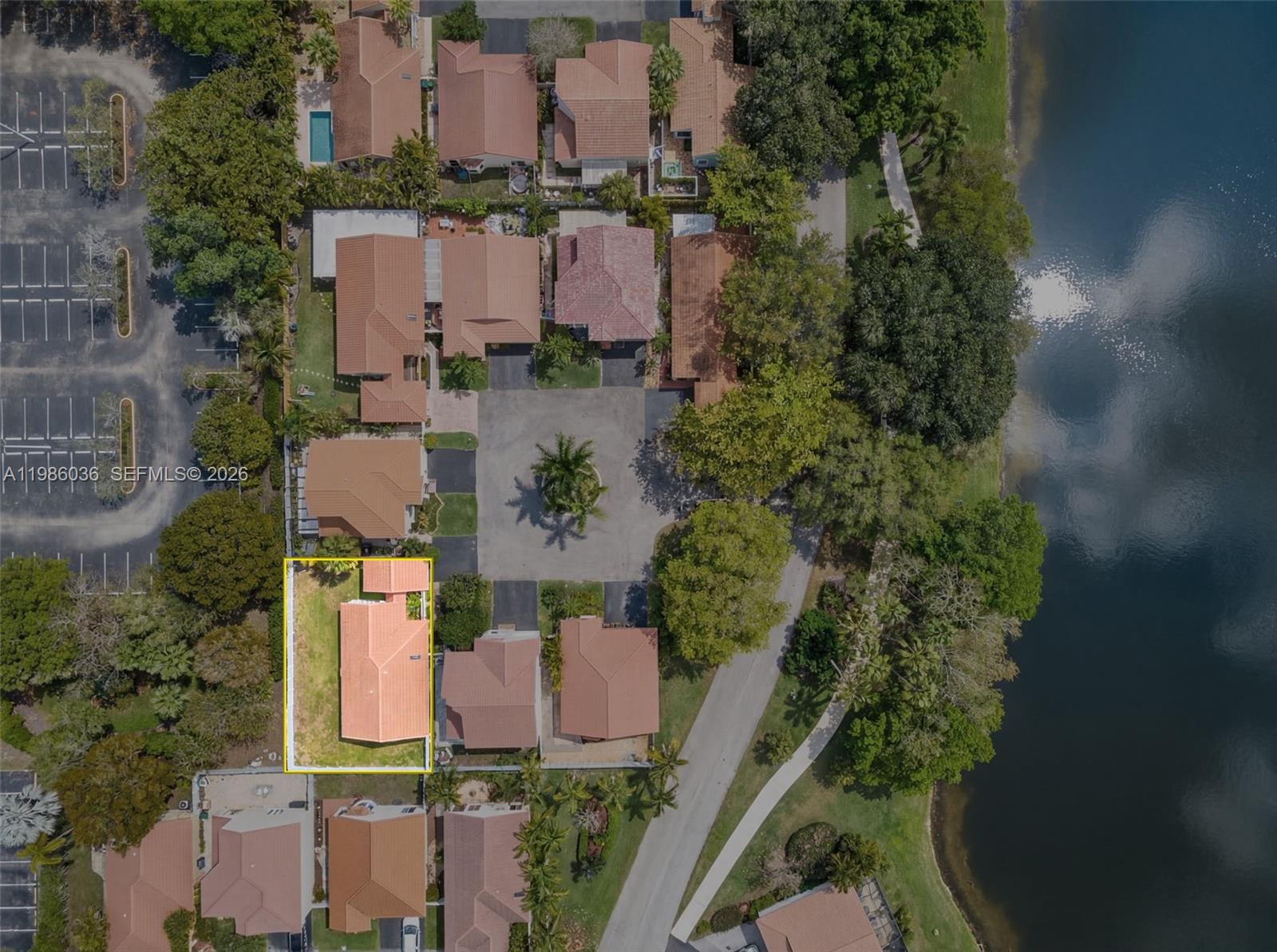 COUNTRY ISLES GARDEN HOME - Residential