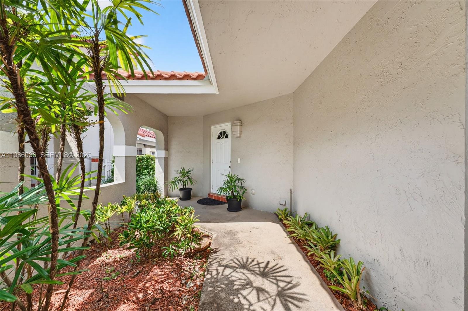 COUNTRY ISLES GARDEN HOME - Residential