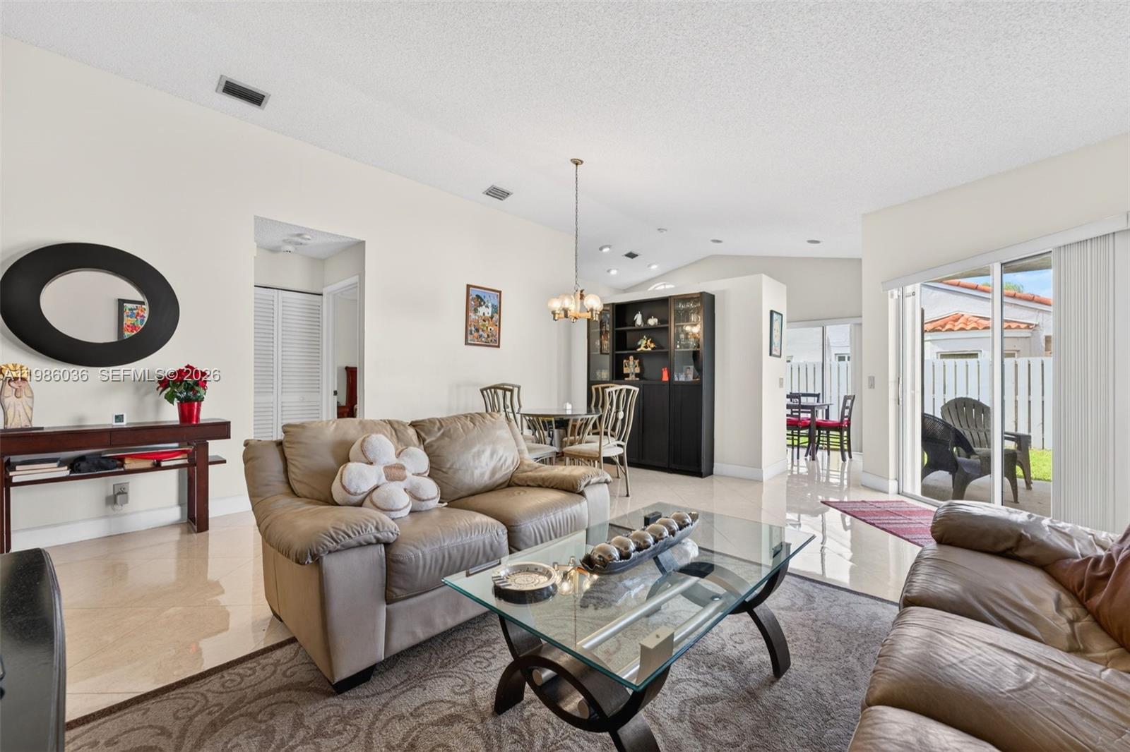 COUNTRY ISLES GARDEN HOME - Residential