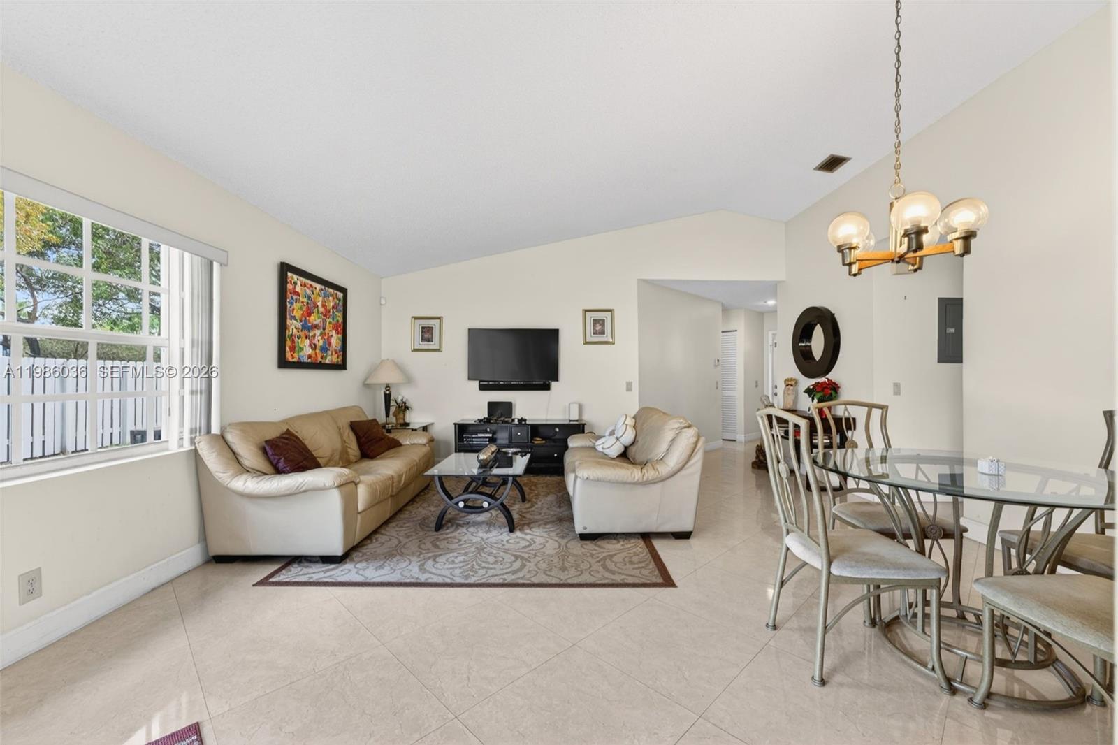 COUNTRY ISLES GARDEN HOME - Residential