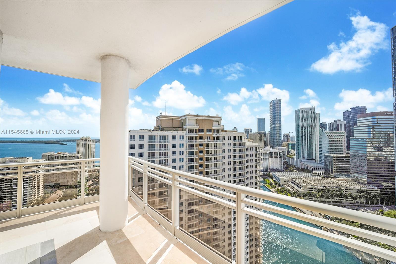 CARBONELL CONDO - Residential