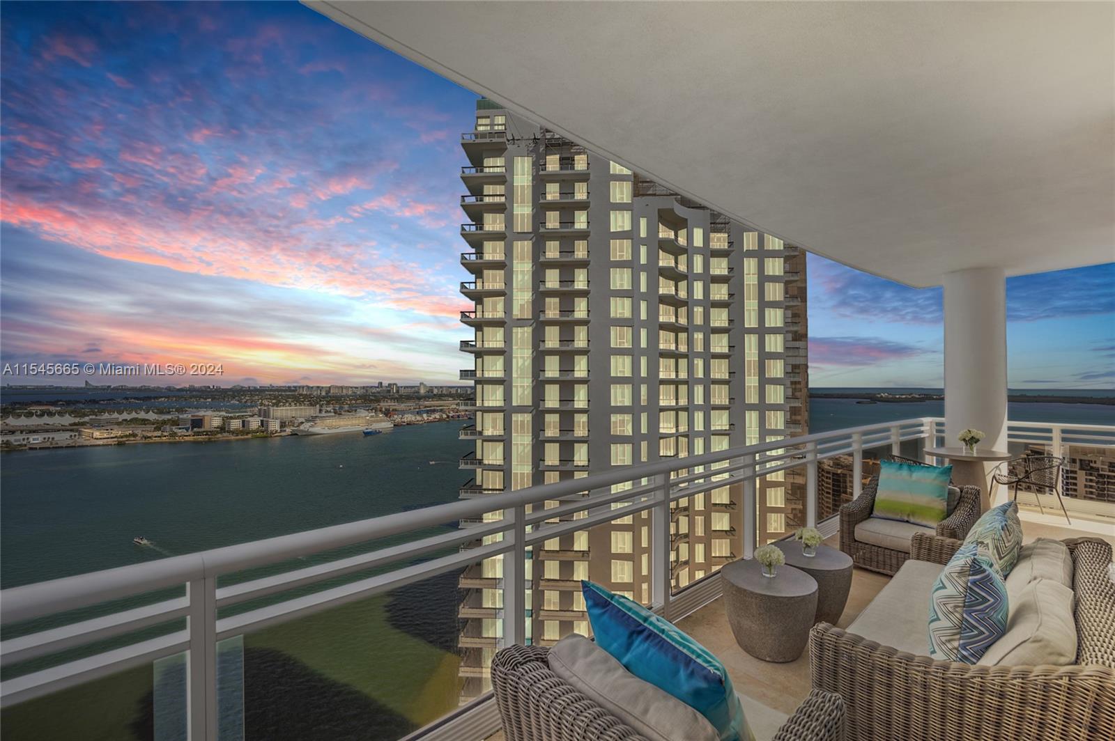 CARBONELL CONDO - Residential