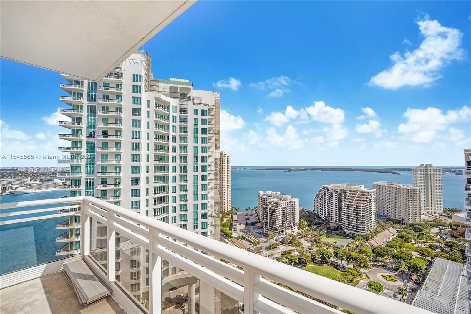 CARBONELL CONDO - Residential