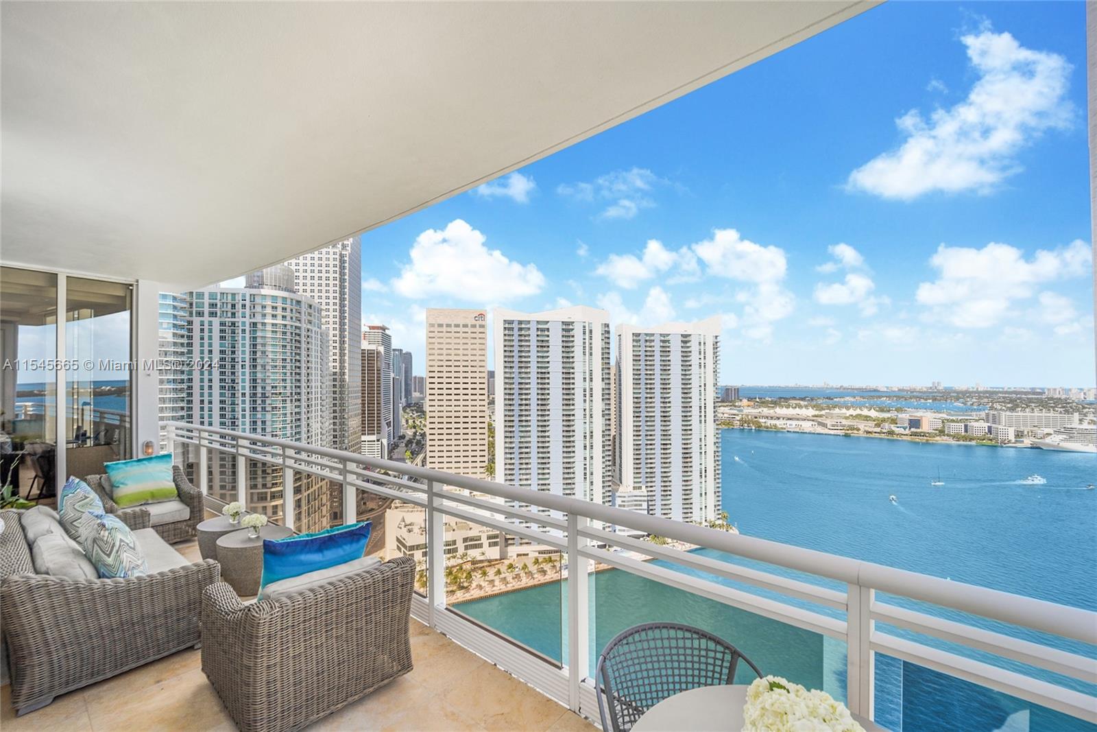 CARBONELL CONDO - Residential