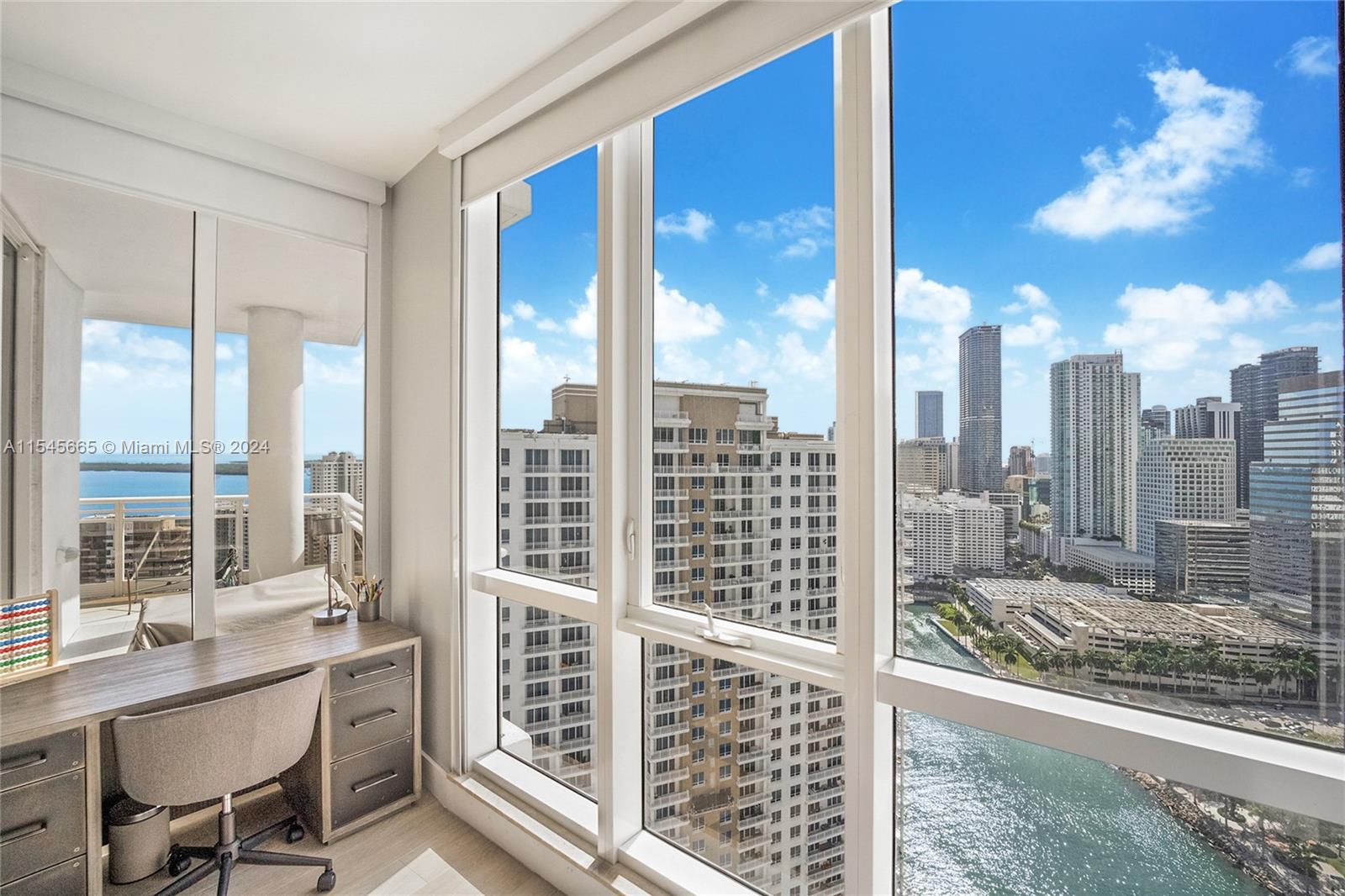 CARBONELL CONDO - Residential