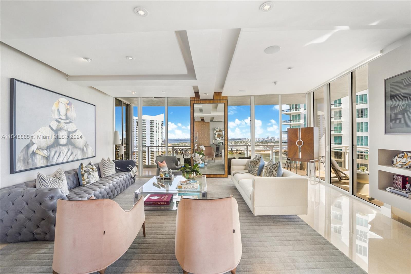 CARBONELL CONDO - Residential