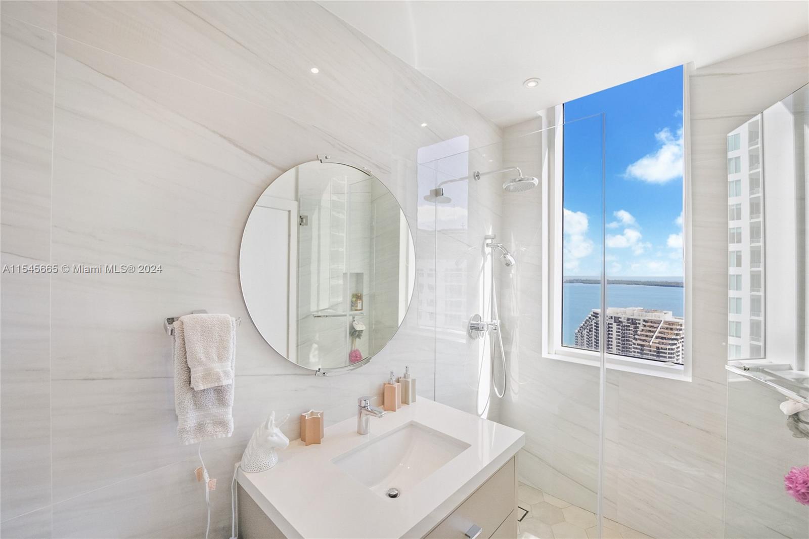 CARBONELL CONDO - Residential