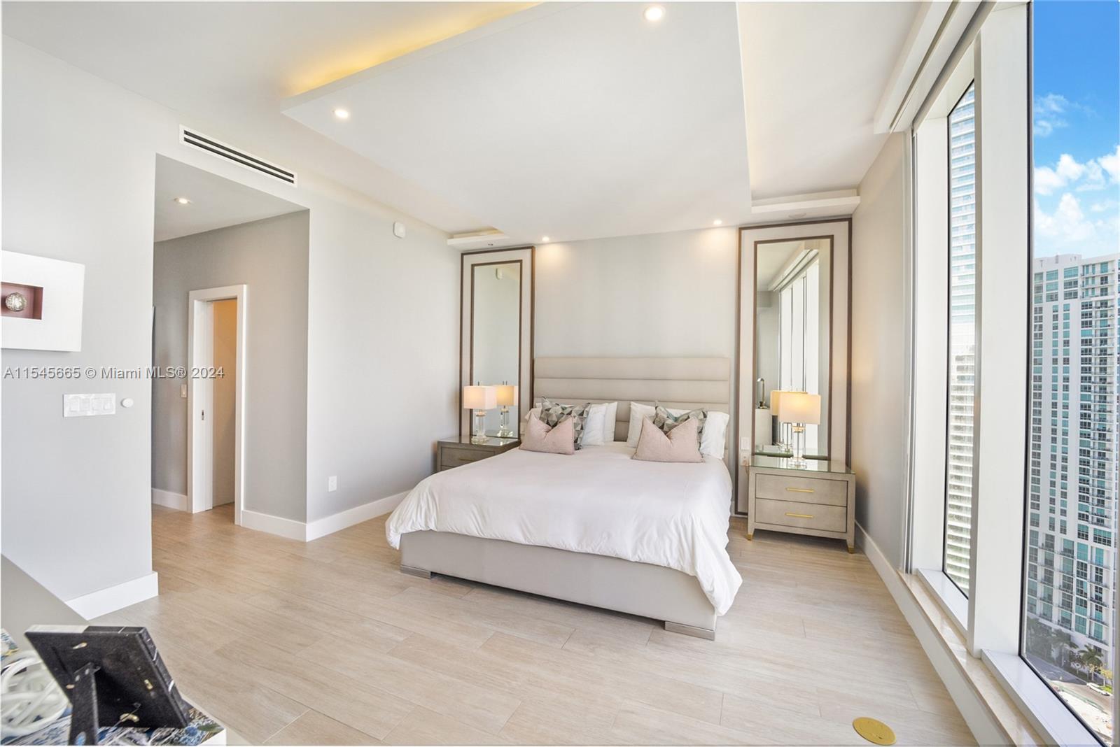 CARBONELL CONDO - Residential
