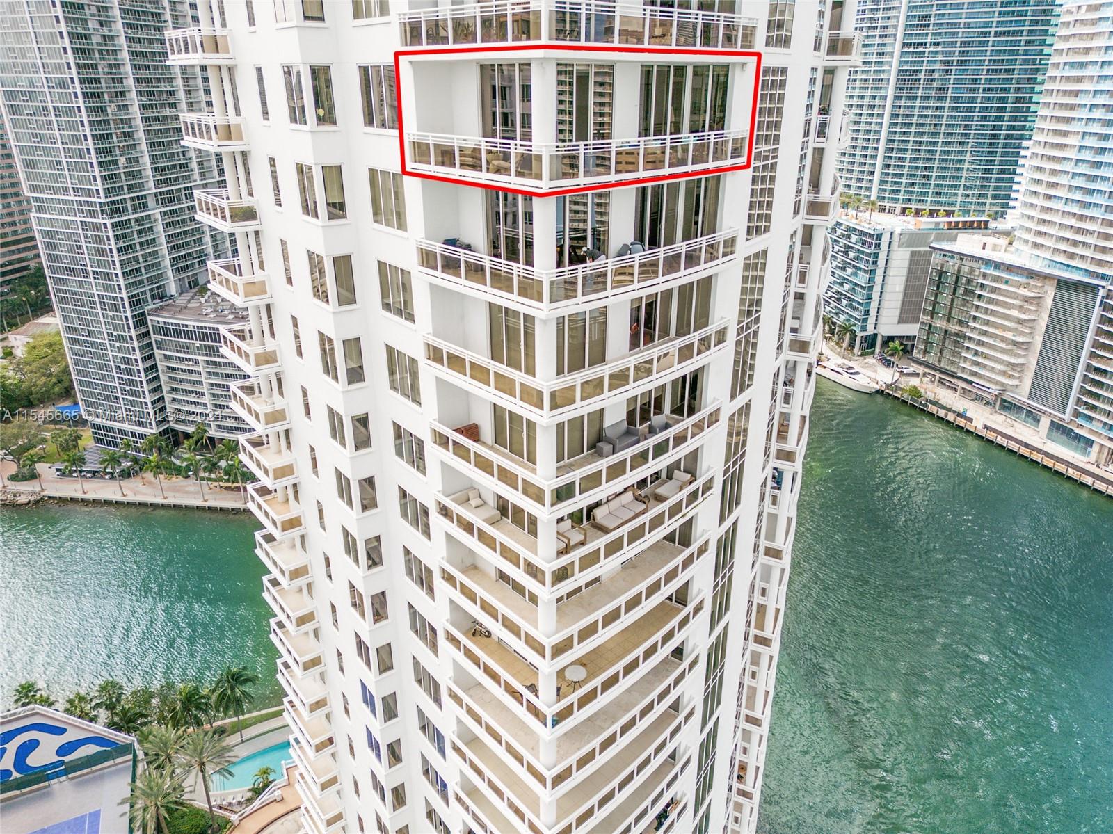 CARBONELL CONDO - Residential