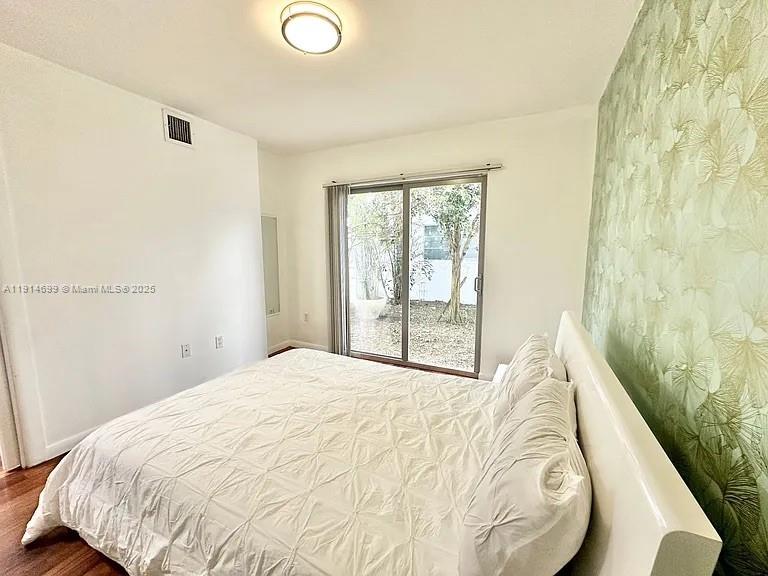 ETRURIA CONDO - Residential Lease