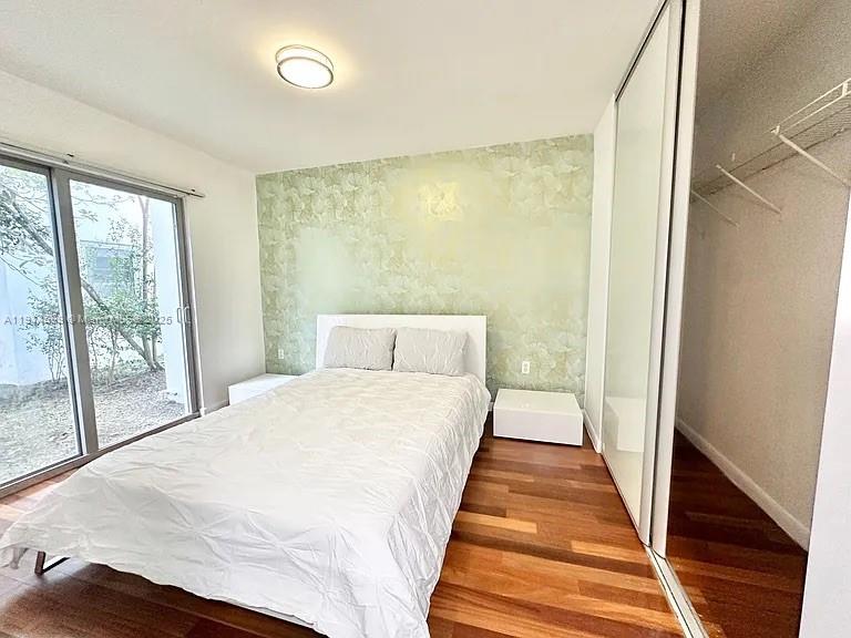 ETRURIA CONDO - Residential Lease