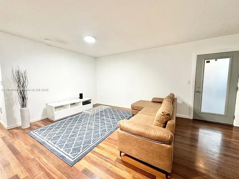 ETRURIA CONDO - Residential Lease