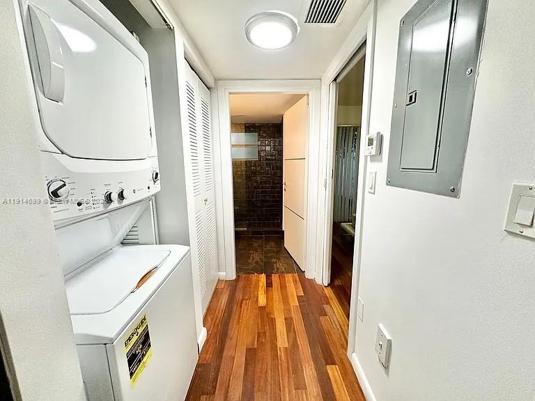 ETRURIA CONDO - Residential Lease