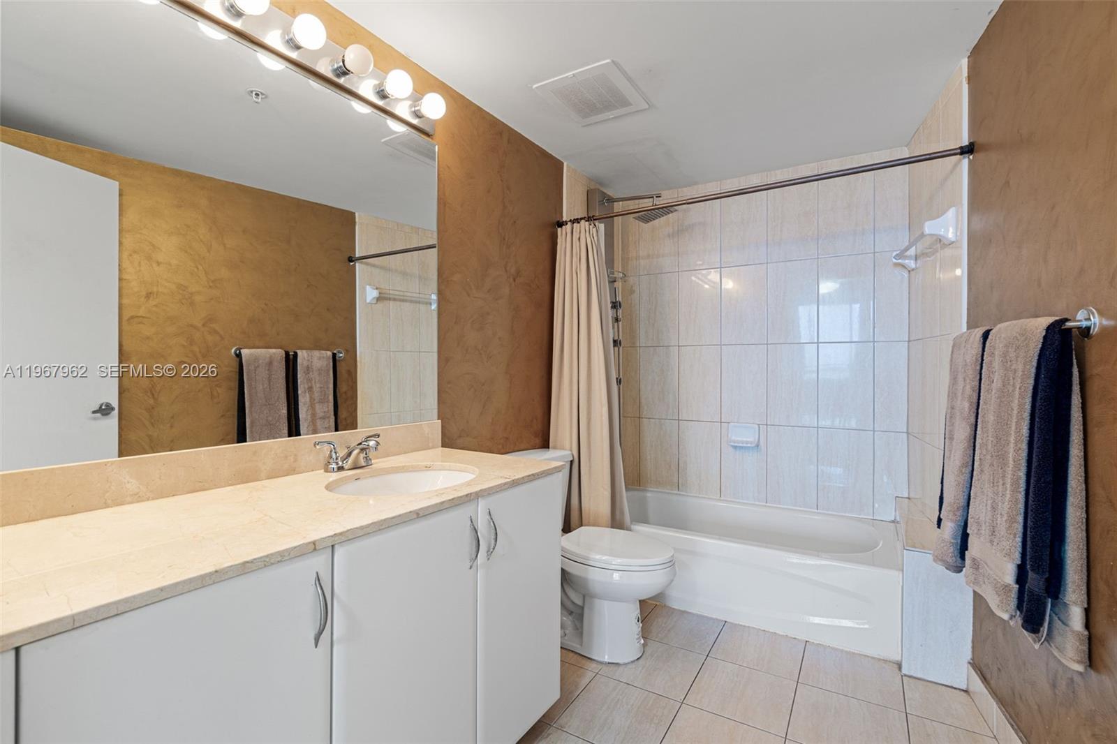 OPERA TOWER CONDO - Residential