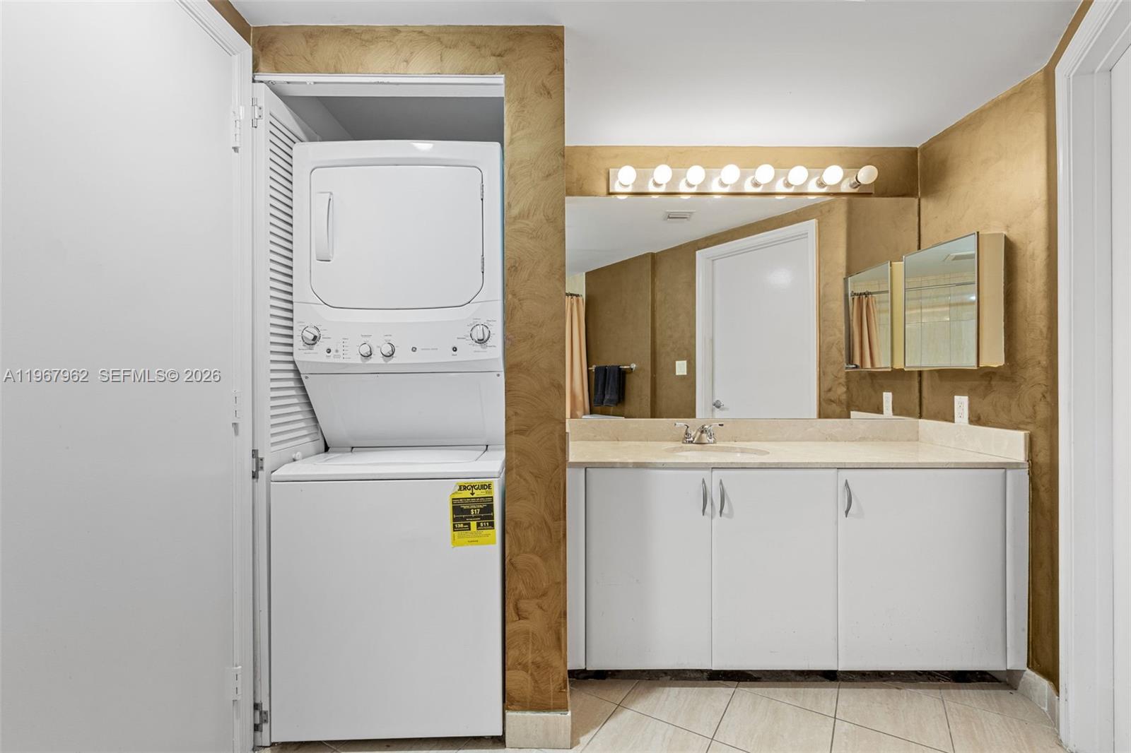 OPERA TOWER CONDO - Residential