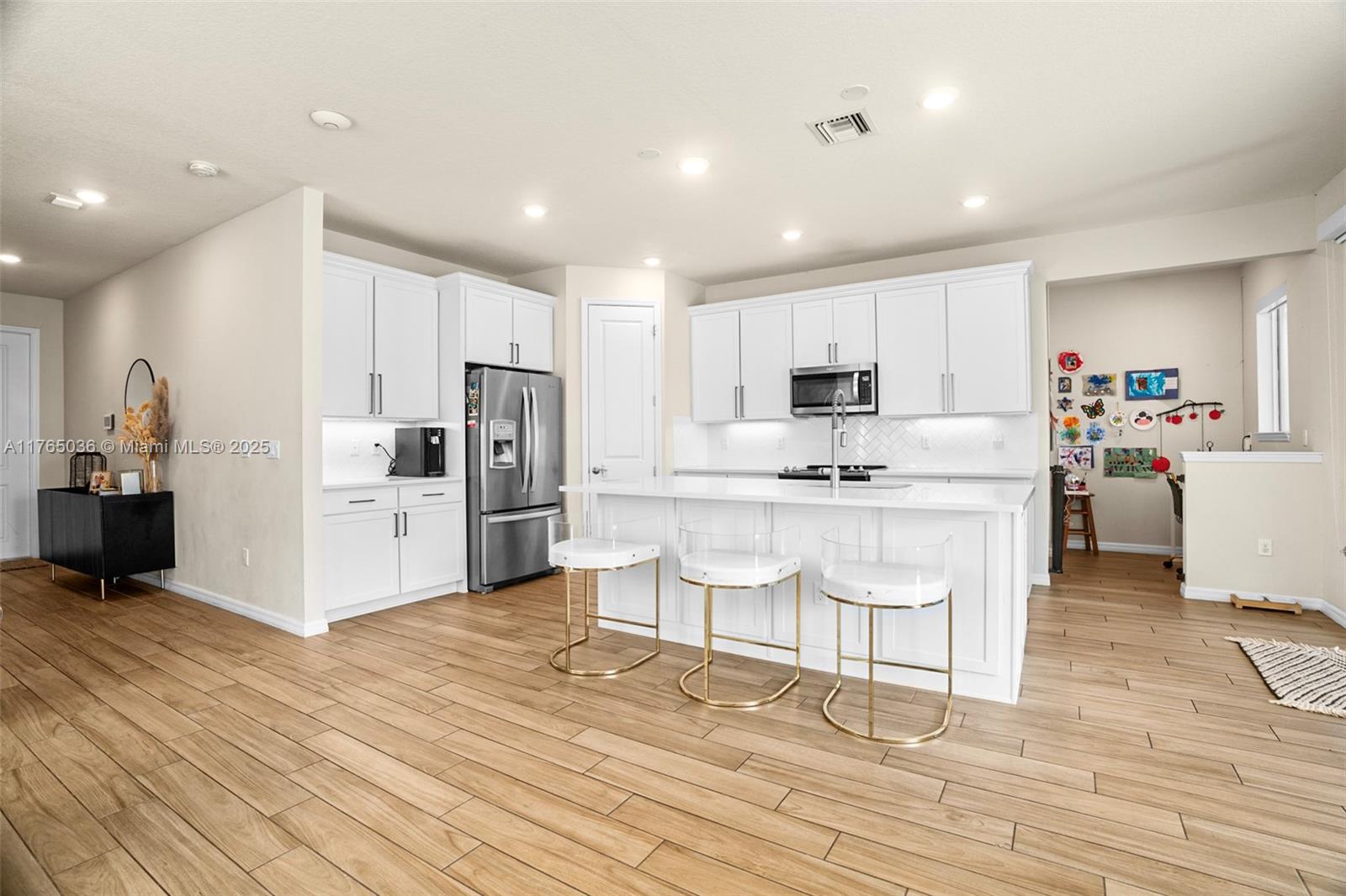 HILLCREST COUNTRY CLUB SO - Residential
