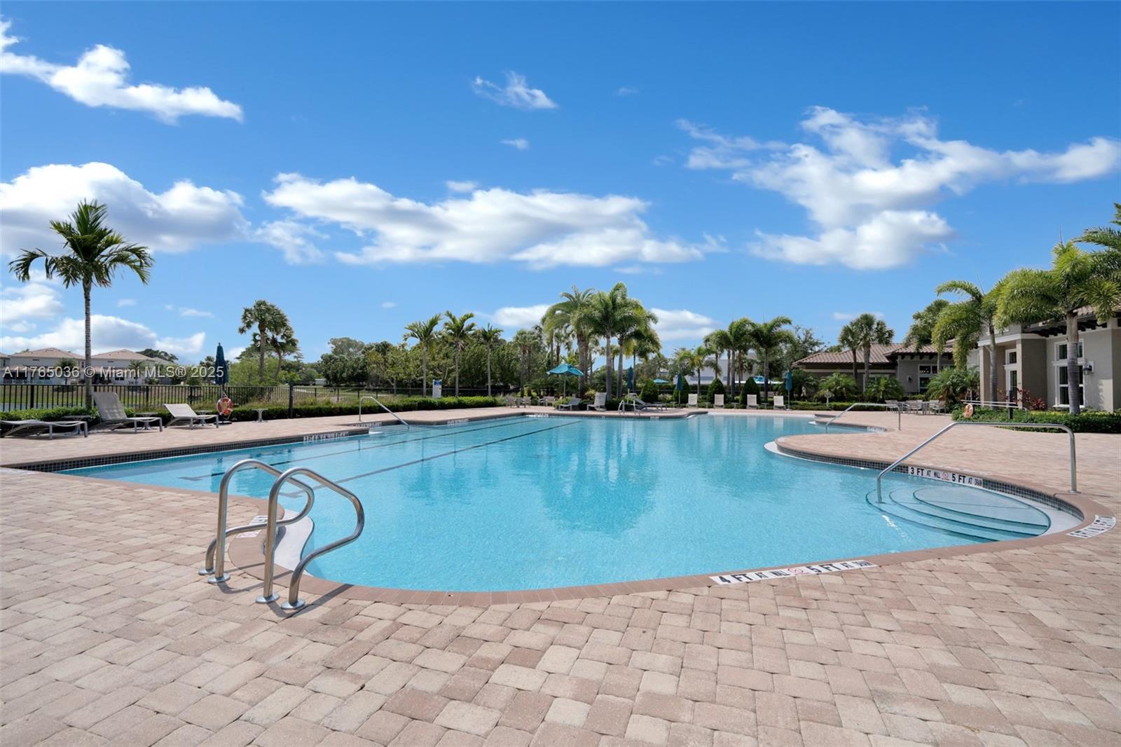 HILLCREST COUNTRY CLUB SO - Residential