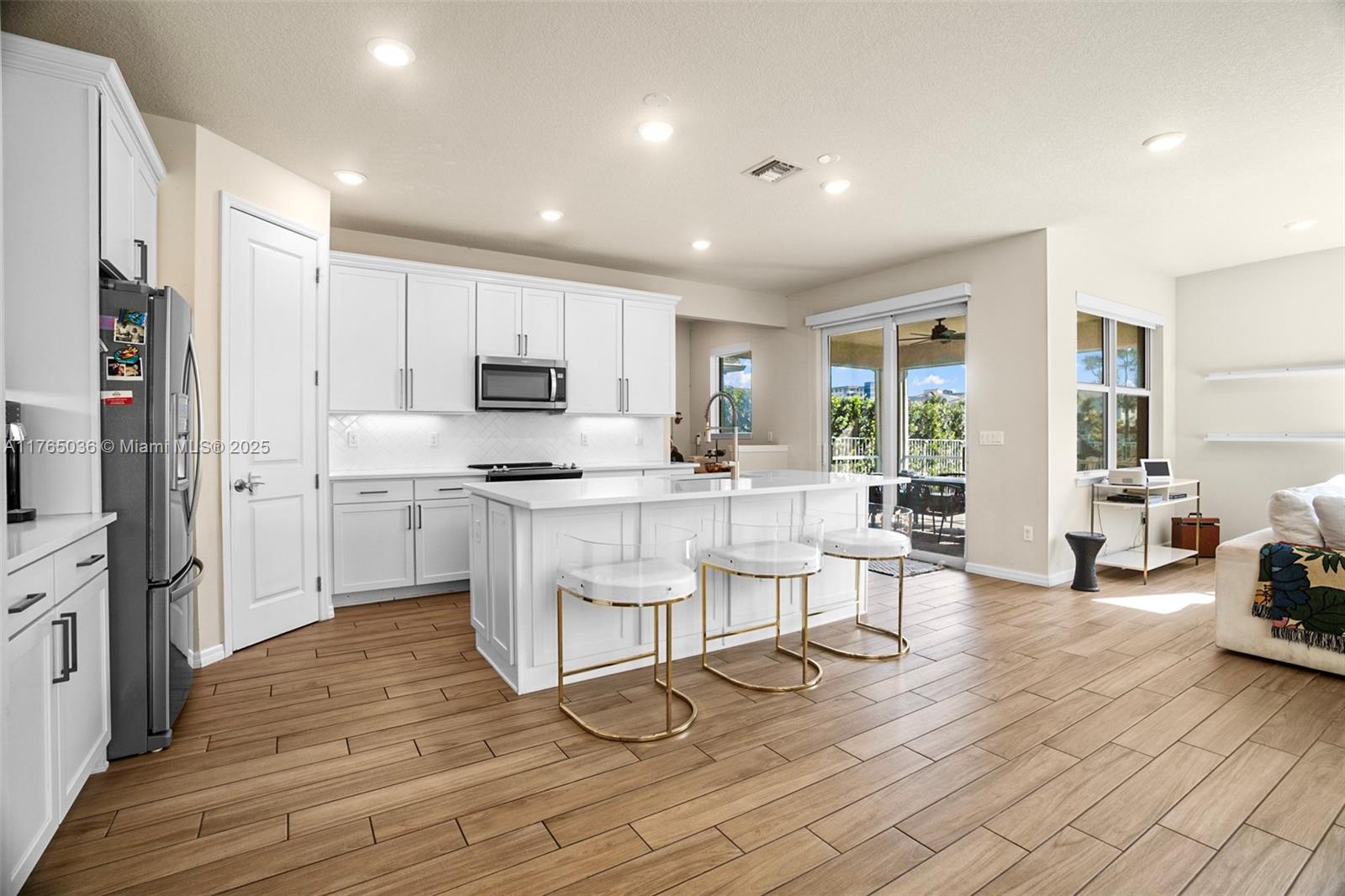 HILLCREST COUNTRY CLUB SO - Residential