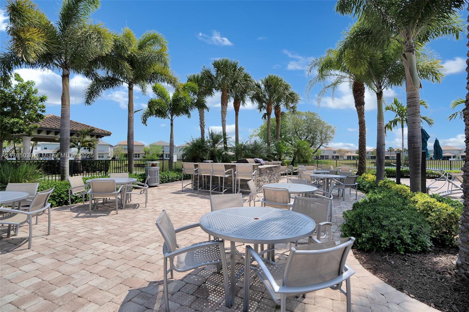 HILLCREST COUNTRY CLUB SO - Residential