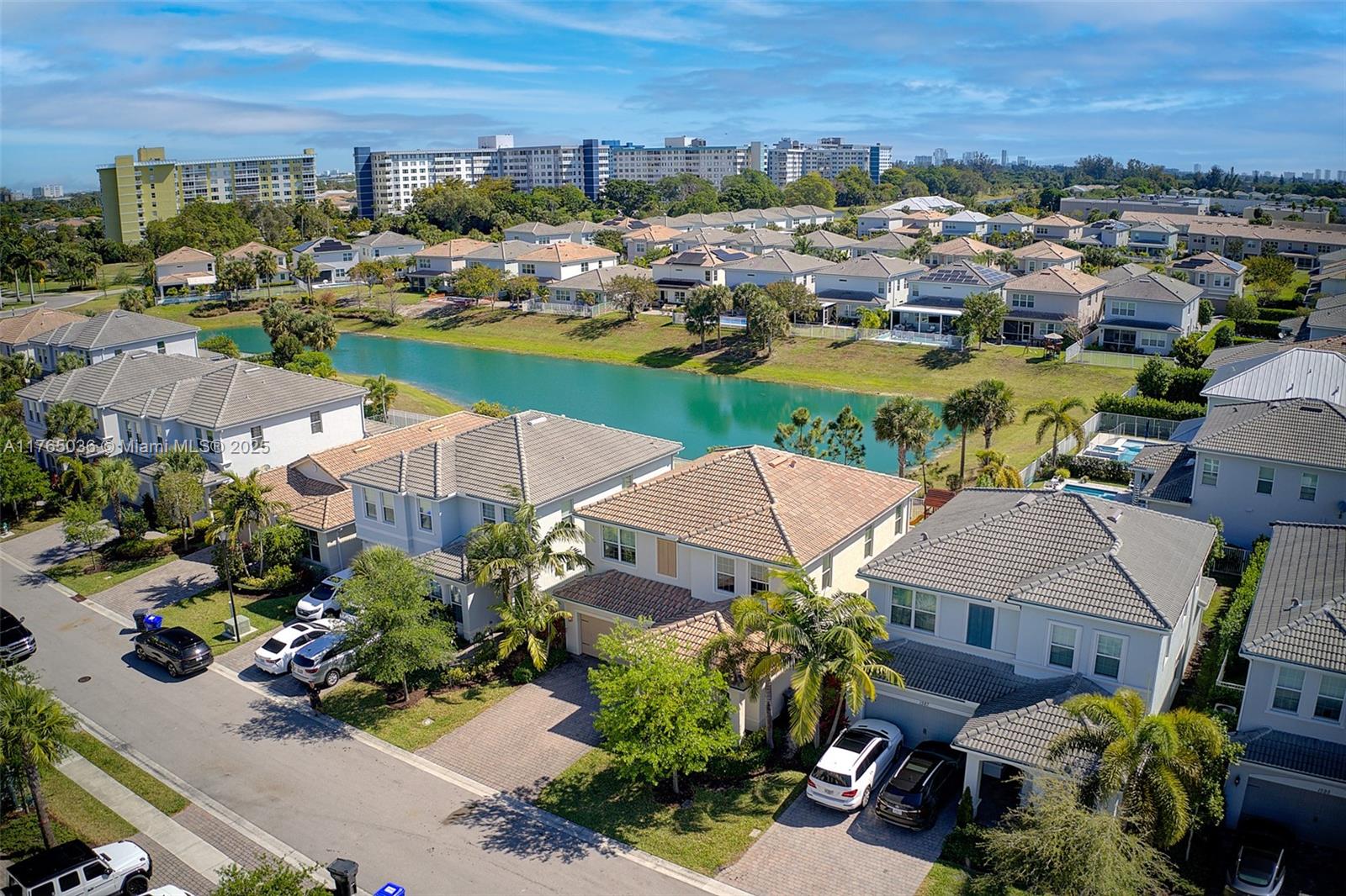 HILLCREST COUNTRY CLUB SO - Residential