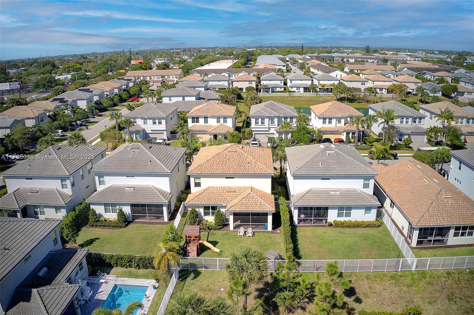 HILLCREST COUNTRY CLUB SO - Residential