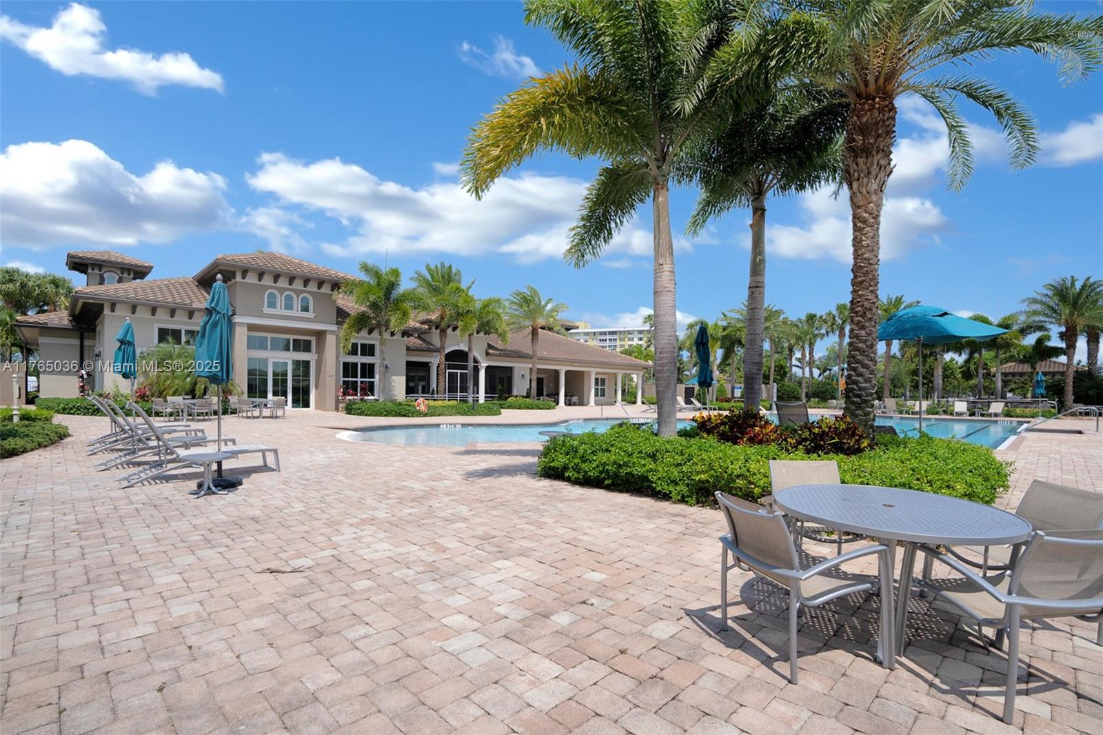HILLCREST COUNTRY CLUB SO - Residential