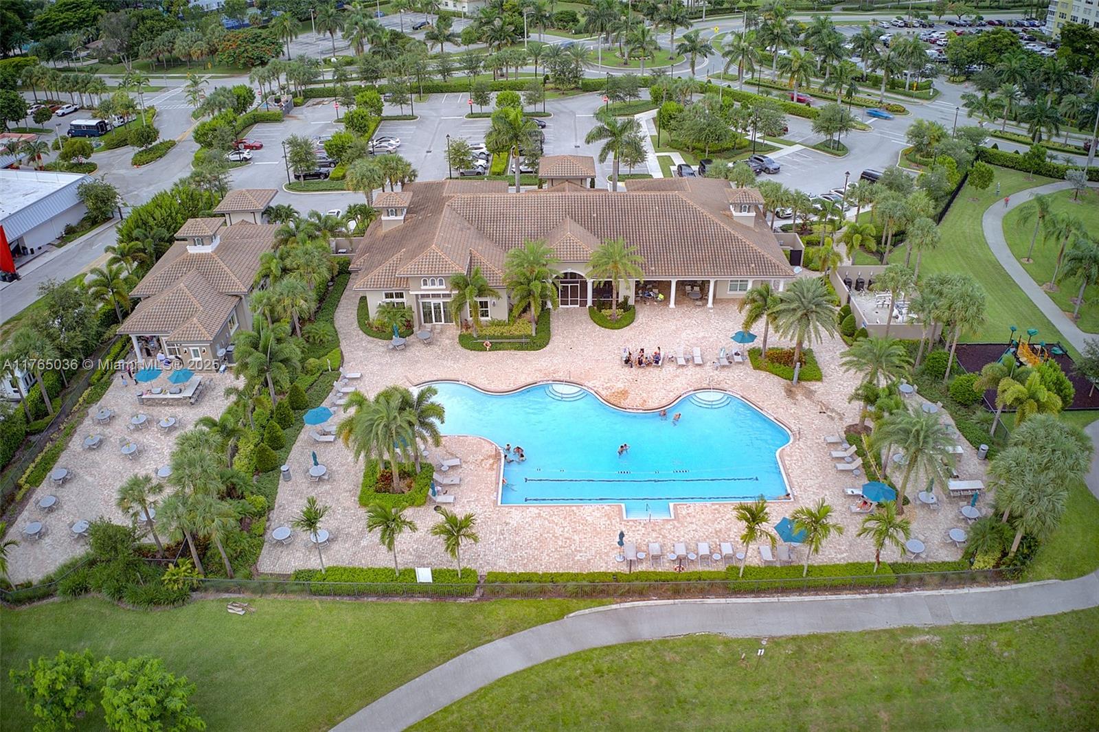HILLCREST COUNTRY CLUB SO - Residential