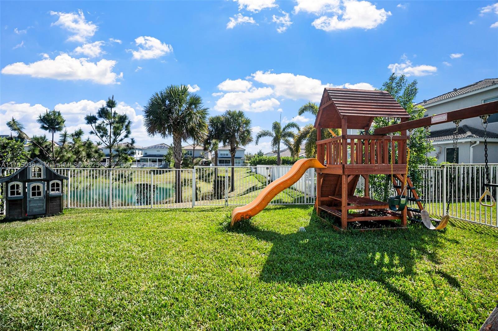 HILLCREST COUNTRY CLUB SO - Residential