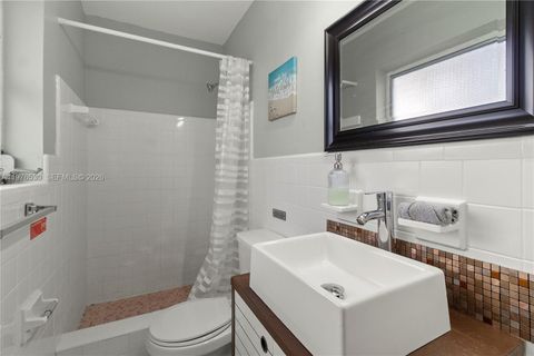 Tiny photo for 3024 NE 2nd Ter, Wilton Manors, FL 33334 (MLS # A11976530)