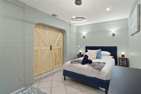 Tiny photo for 3024 NE 2nd Ter, Wilton Manors, FL 33334 (MLS # A11976530)