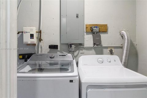 Tiny photo for 3024 NE 2nd Ter, Wilton Manors, FL 33334 (MLS # A11976530)