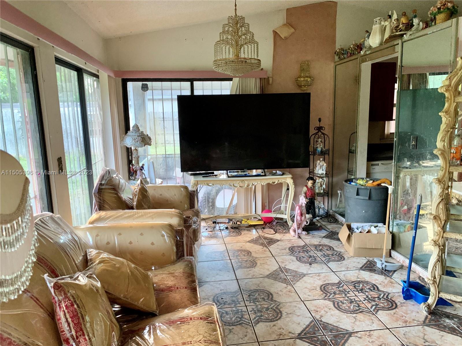 LESLIE ESTATES SEC 14 - Residential