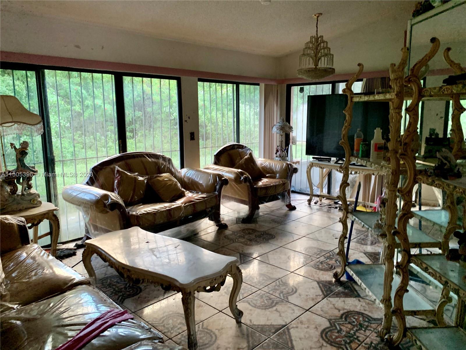 LESLIE ESTATES SEC 14 - Residential