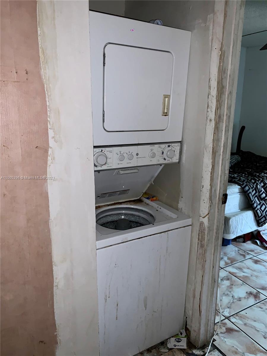 LESLIE ESTATES SEC 14 - Residential