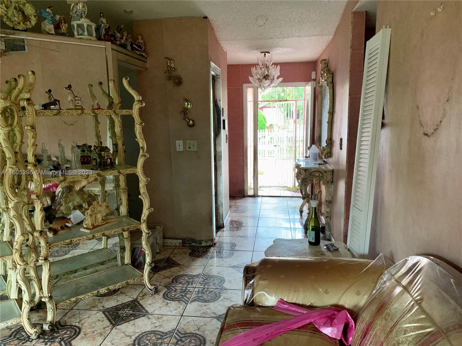 LESLIE ESTATES SEC 14 - Residential