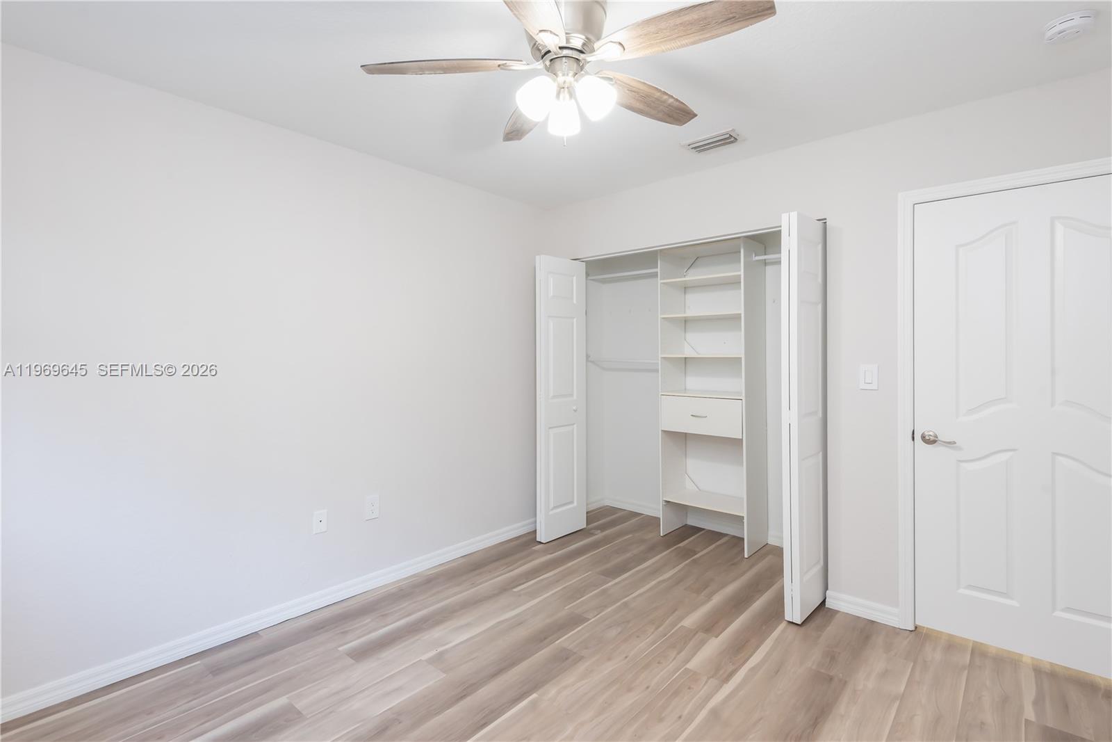 IBIS VILLAS AT DORAL COND - Residential