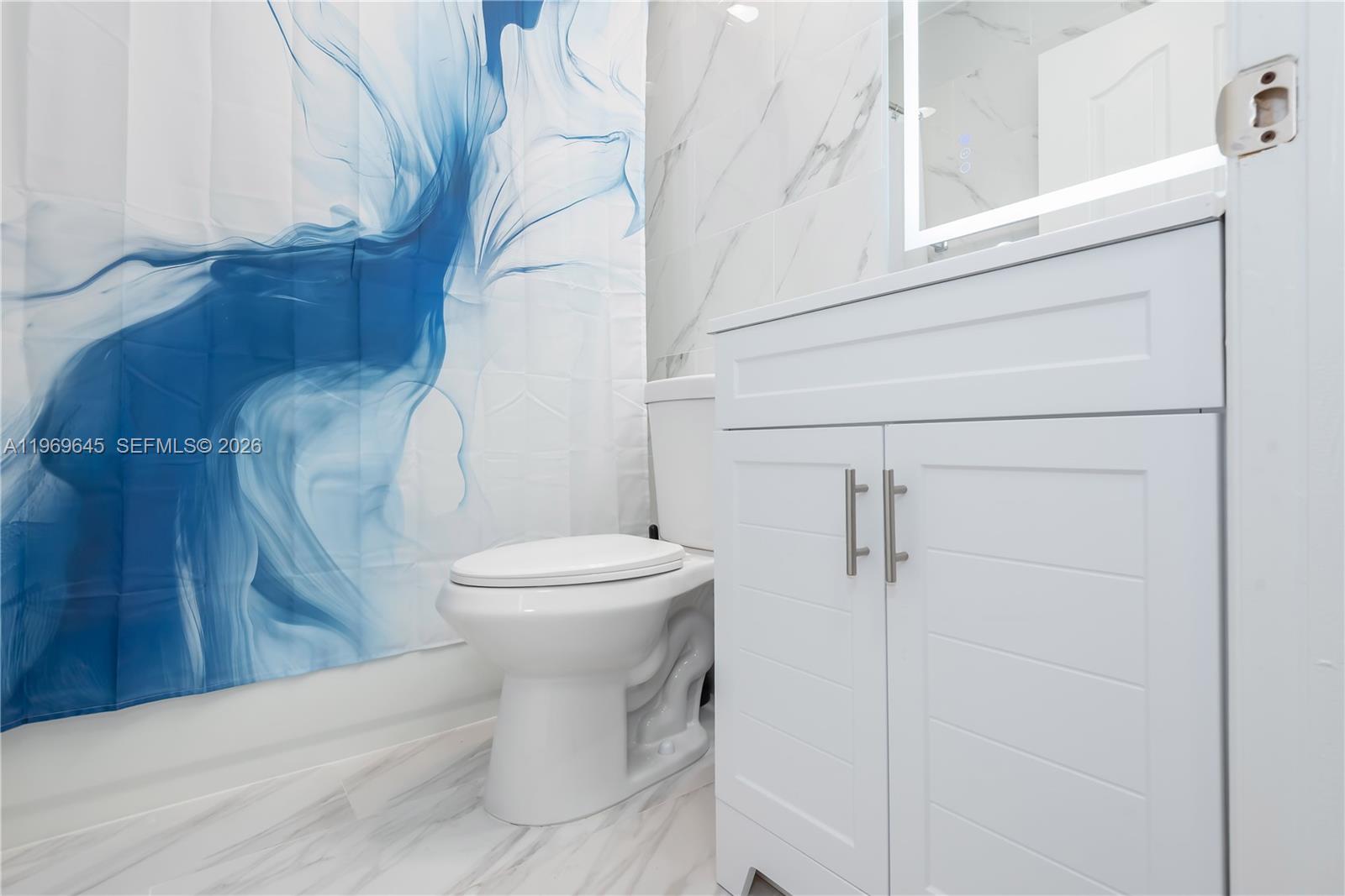 IBIS VILLAS AT DORAL COND - Residential