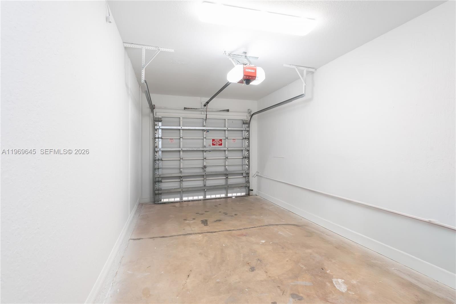 IBIS VILLAS AT DORAL COND - Residential