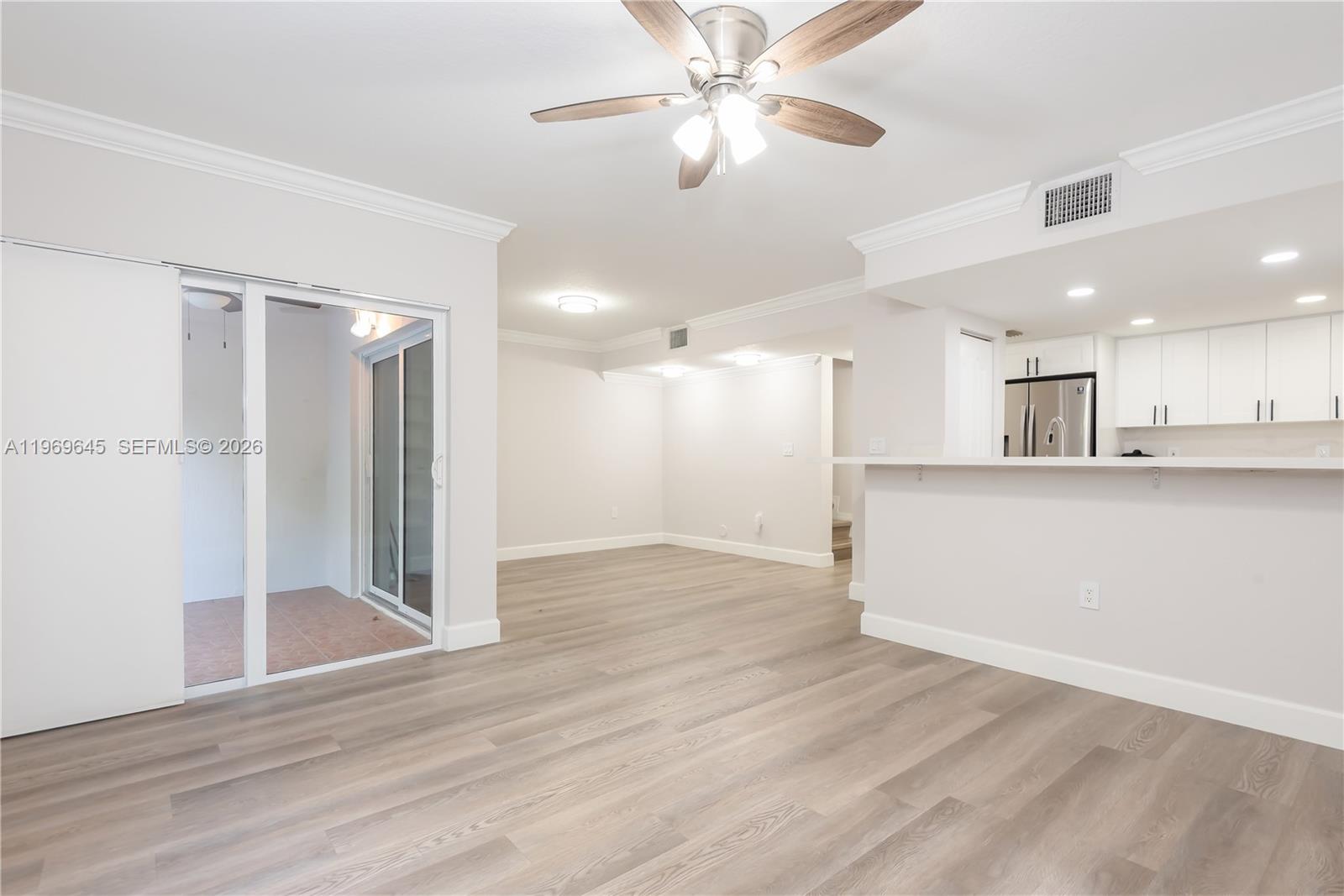 IBIS VILLAS AT DORAL COND - Residential