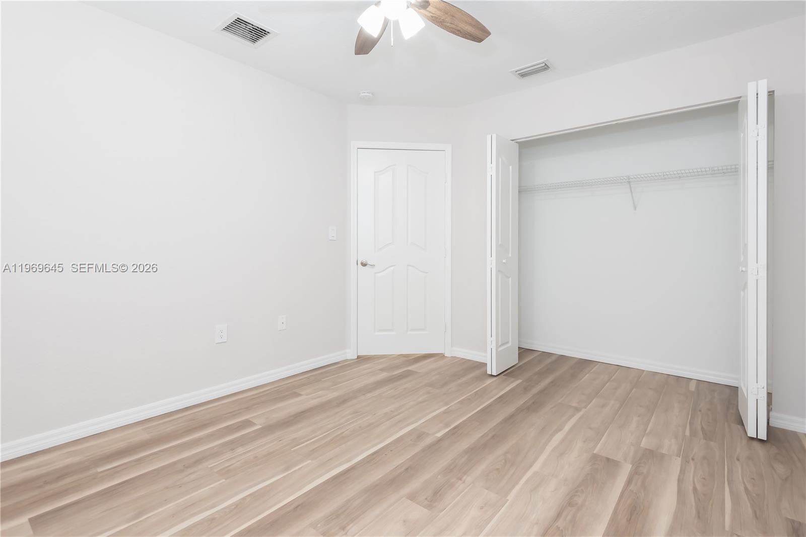 IBIS VILLAS AT DORAL COND - Residential